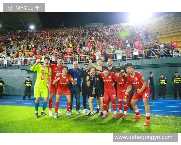 大哥热爱足球的故事与他在球场上的精彩瞬间 大哥热爱足球的故事与他在球场上的精彩瞬间